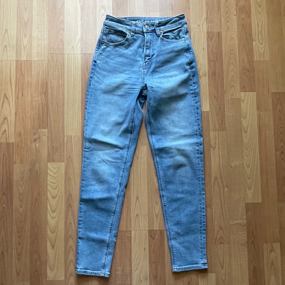 American eagle Mom Jeans!